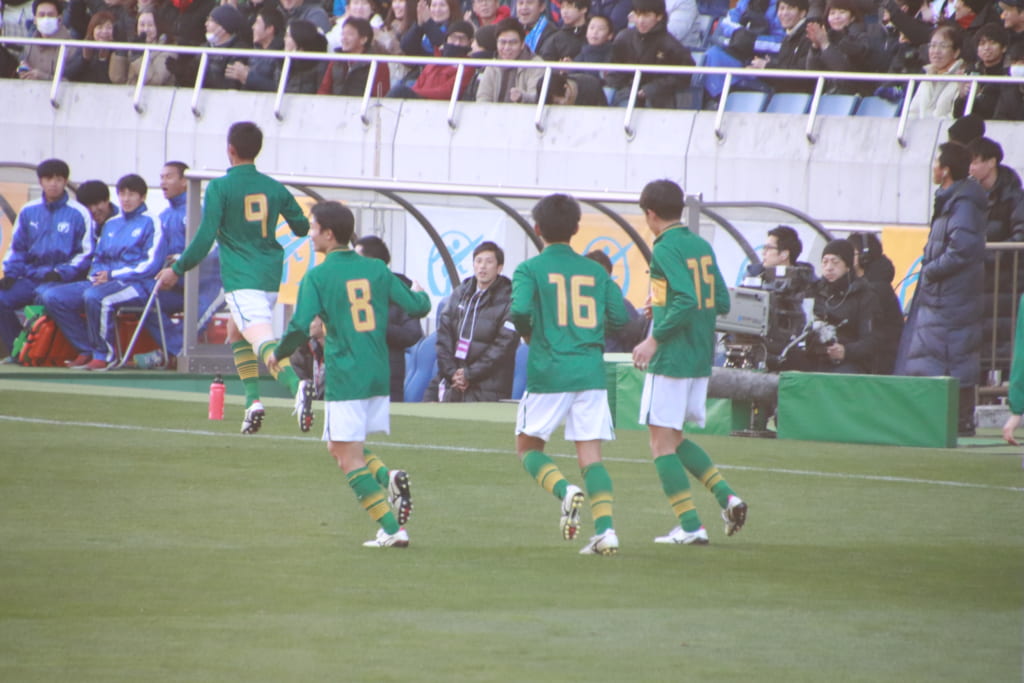 サッカー ユニフォーム メーカー